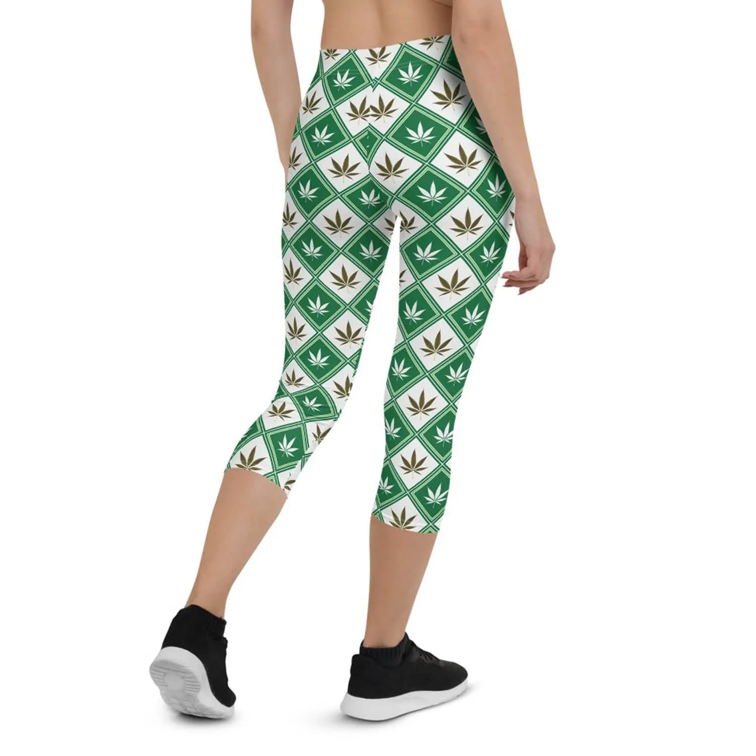 Chic Cannabis Print Capri Leggings for Women's Active Lifestyle