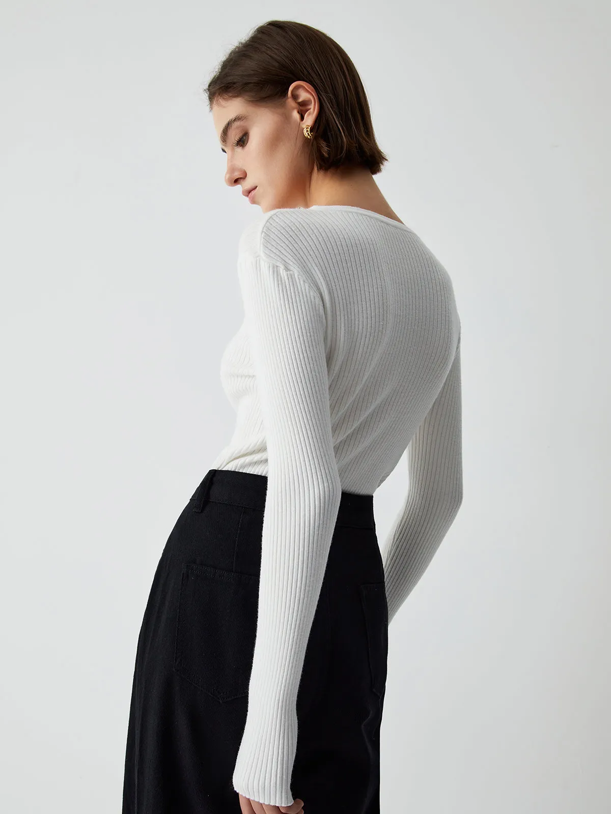 Effortless Keyhole Long Trendy Sleeve Knit Top