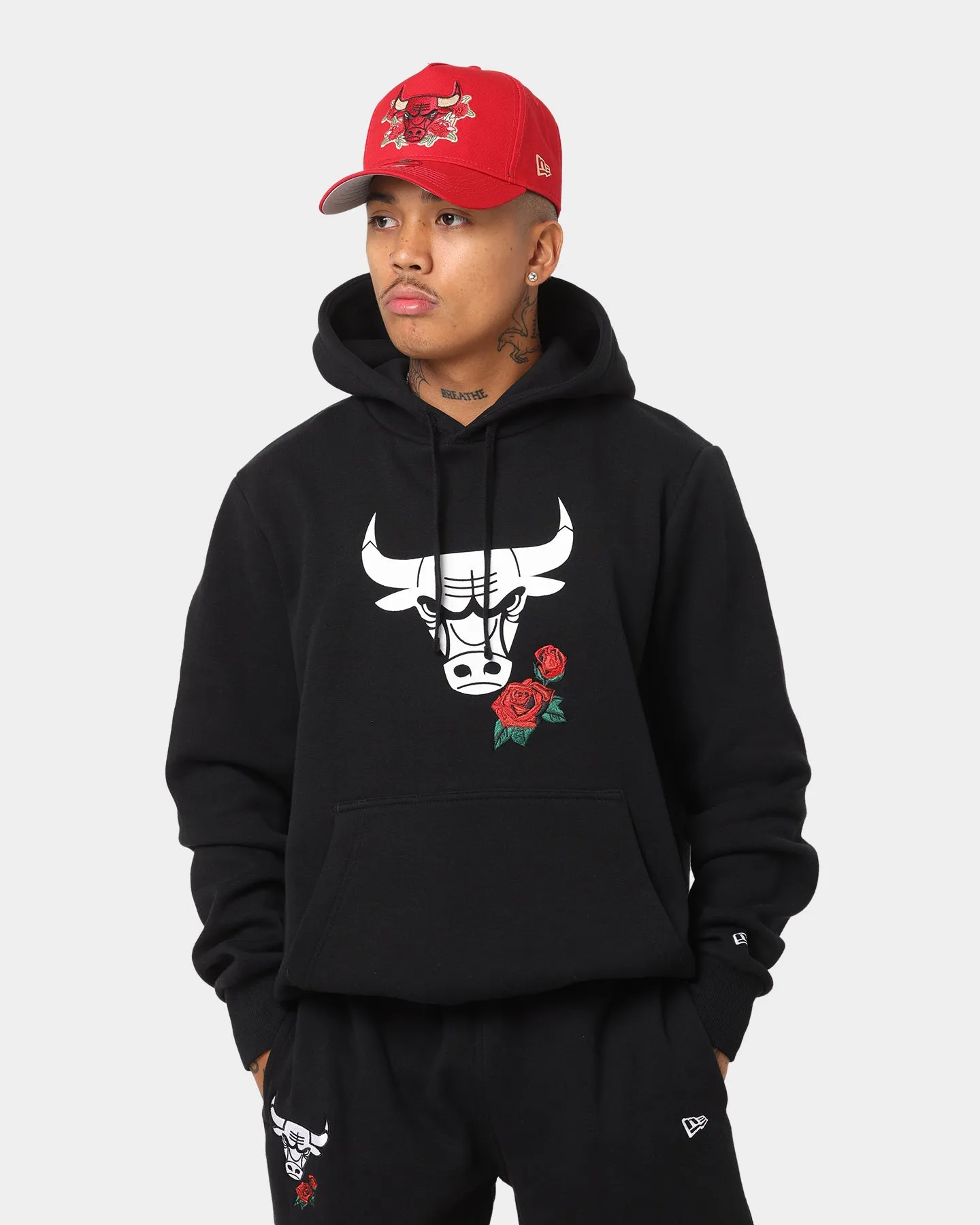 New Era Chicago Bulls Large Rose Hoodie Black